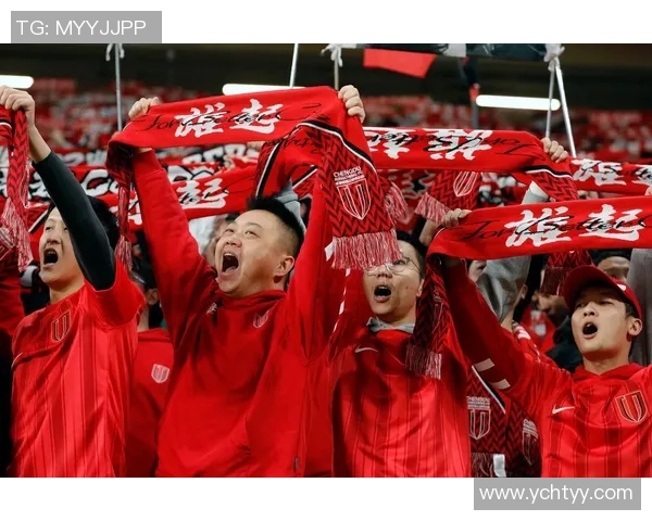 成都足球队重塑辉煌之路:从低谷到杯赛争冠的蜕变历程 成都足球队重塑辉煌之路:从低谷到杯赛争冠的蜕变历程
